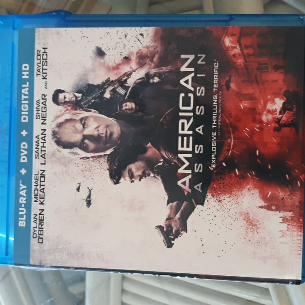 American Assassin Blu Ray 2 dvd set (SKU Ab 7)